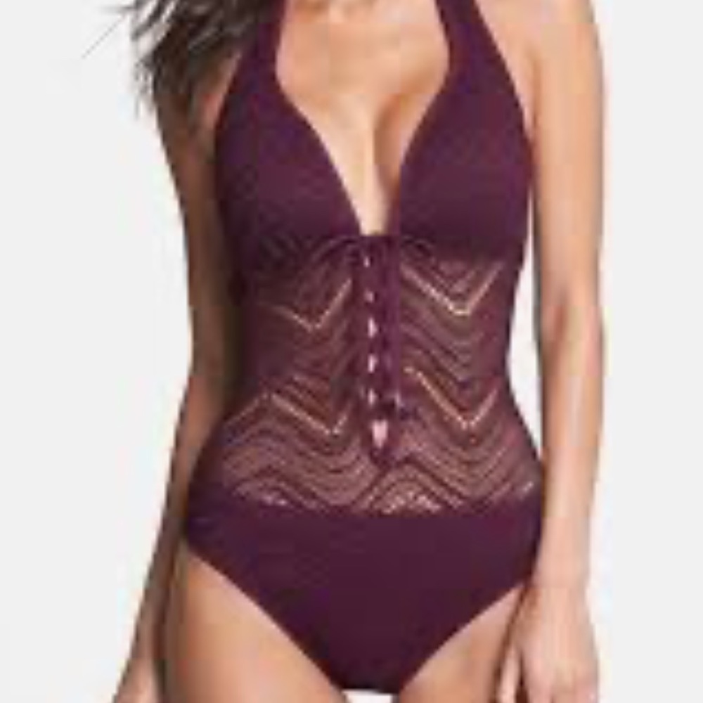 NWT Bleu Rod Beattie Halter Crochet One Piece